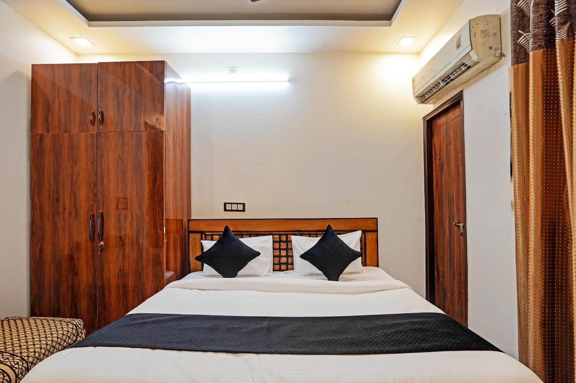 Hotel Play- Platinum Sector144 Couple Friendly Noida Zewnętrze zdjęcie