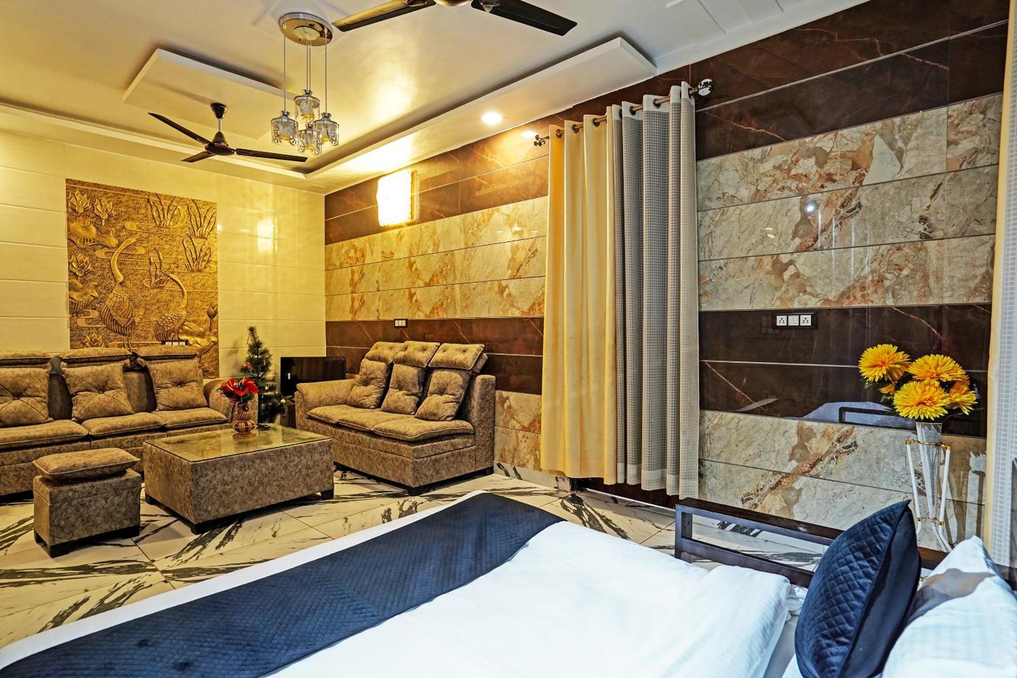 Hotel Play- Platinum Sector144 Couple Friendly Noida Zewnętrze zdjęcie