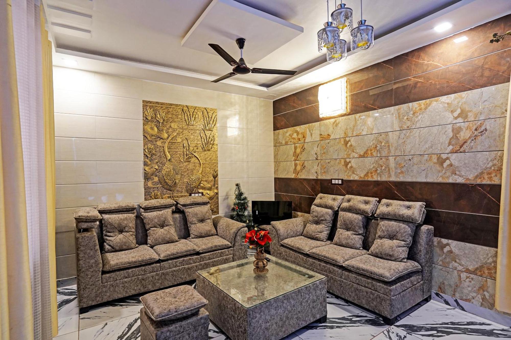 Hotel Play- Platinum Sector144 Couple Friendly Noida Zewnętrze zdjęcie
